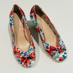🌿Kelly & Katie Multi Print Wedge Heels